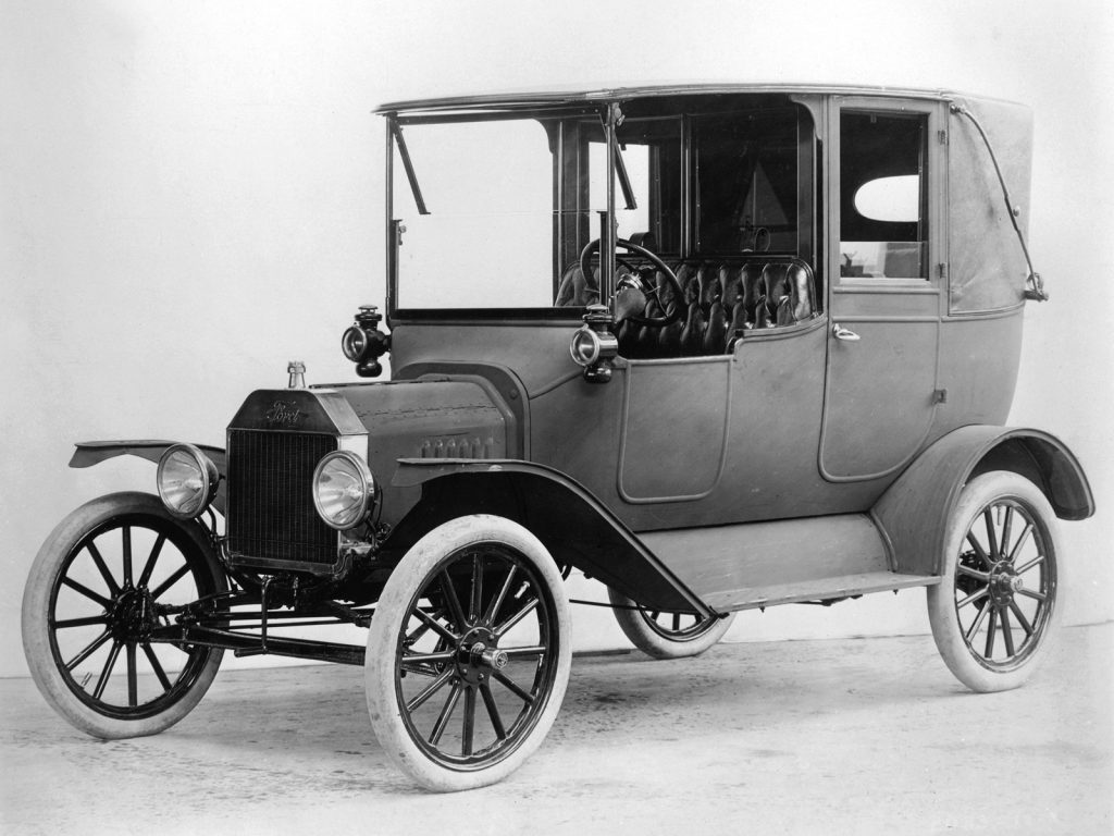 1915 Model T Town Car. From the collections of The Henry Ford and Ford Motor Company. (4/22/08)